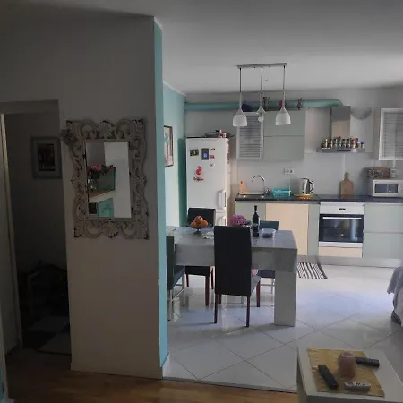 Spacious With Big Garden Near