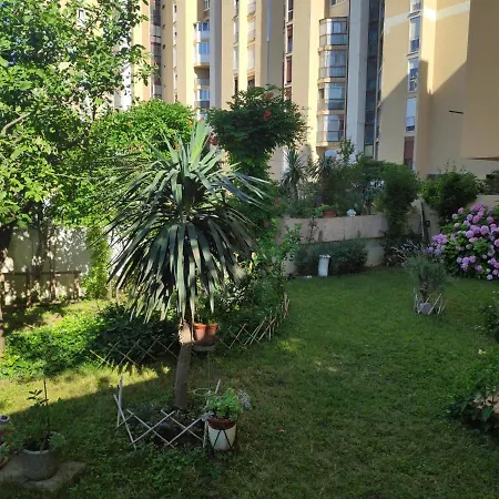 Spacious With Big Garden Near Apartamento