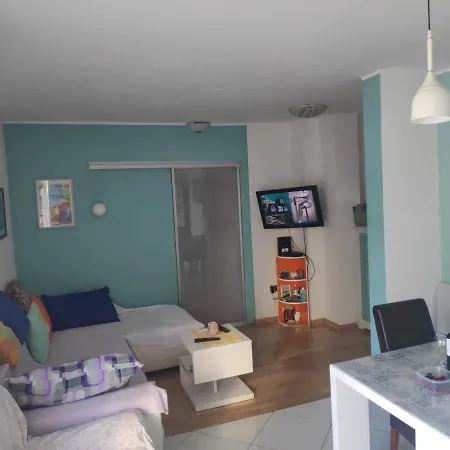 Spacious With Big Garden Near Apartamento Split