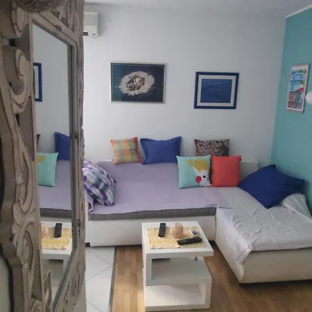 Spacious With Big Garden Near Apartamento Split