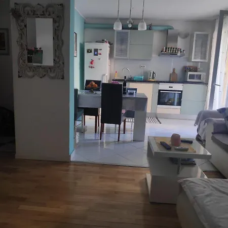 Spacious With Big Garden Near Apartamento *
