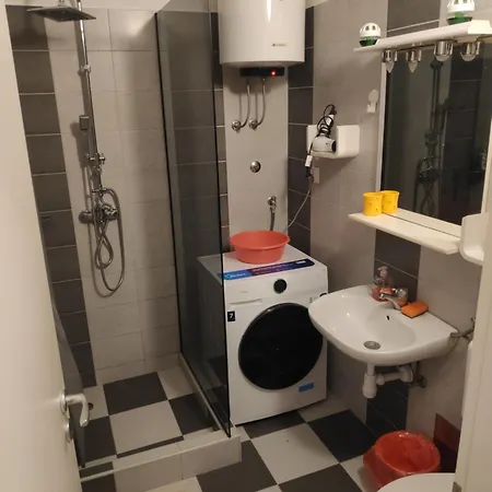 Spacious With Big Garden Near Apartamento Split